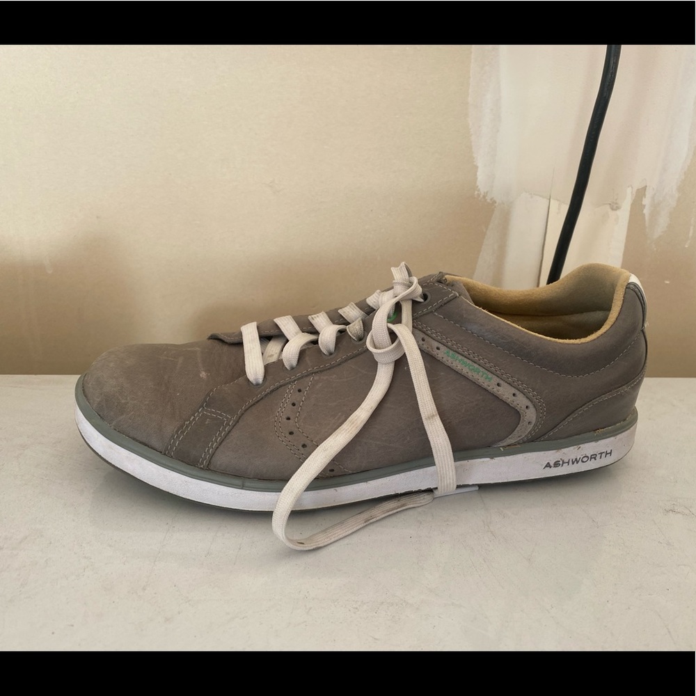 Men’s Grey Ashworth shoes size 9.5